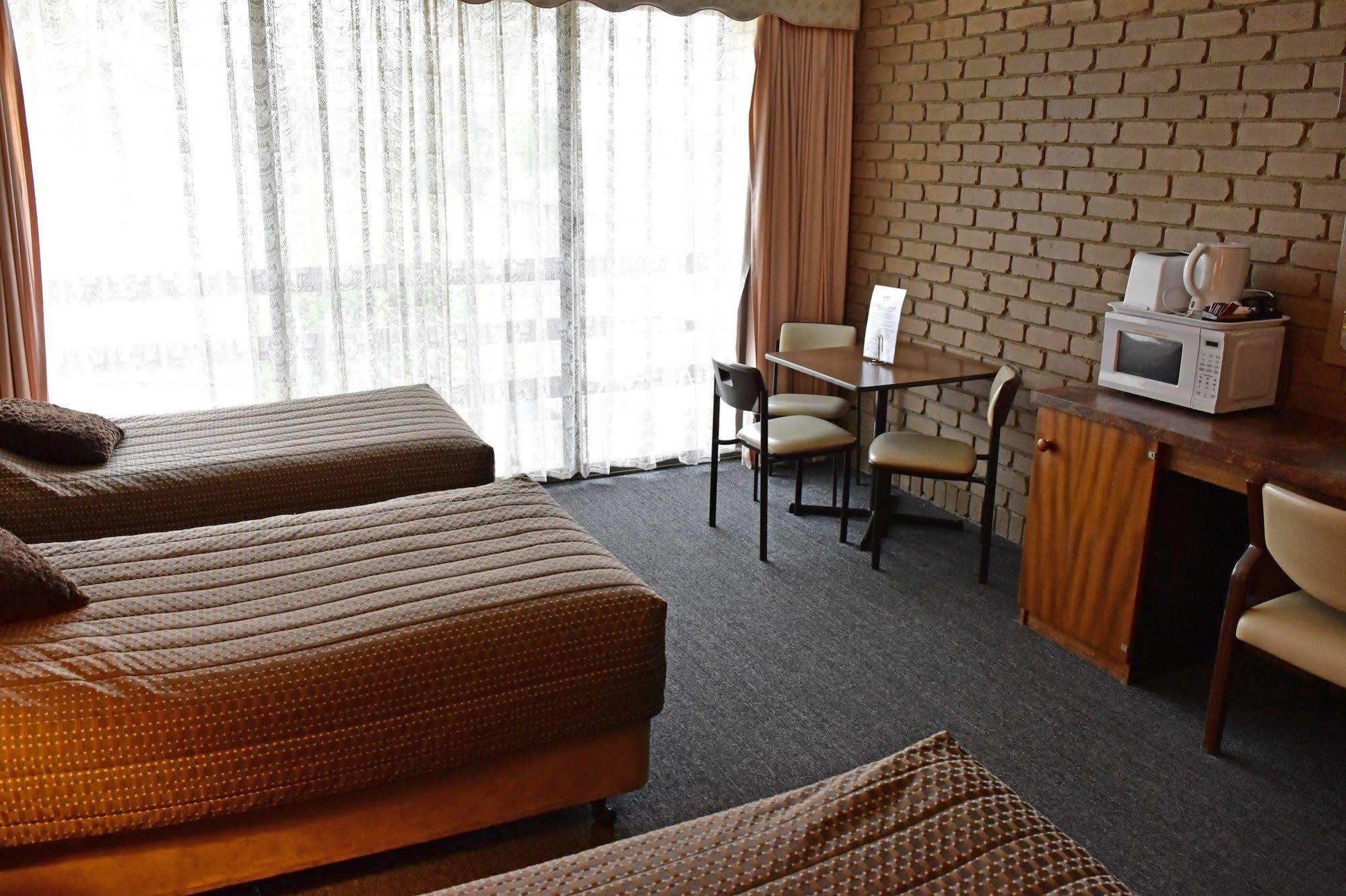 The Black Bull Motel トララルゴン エクステリア 写真