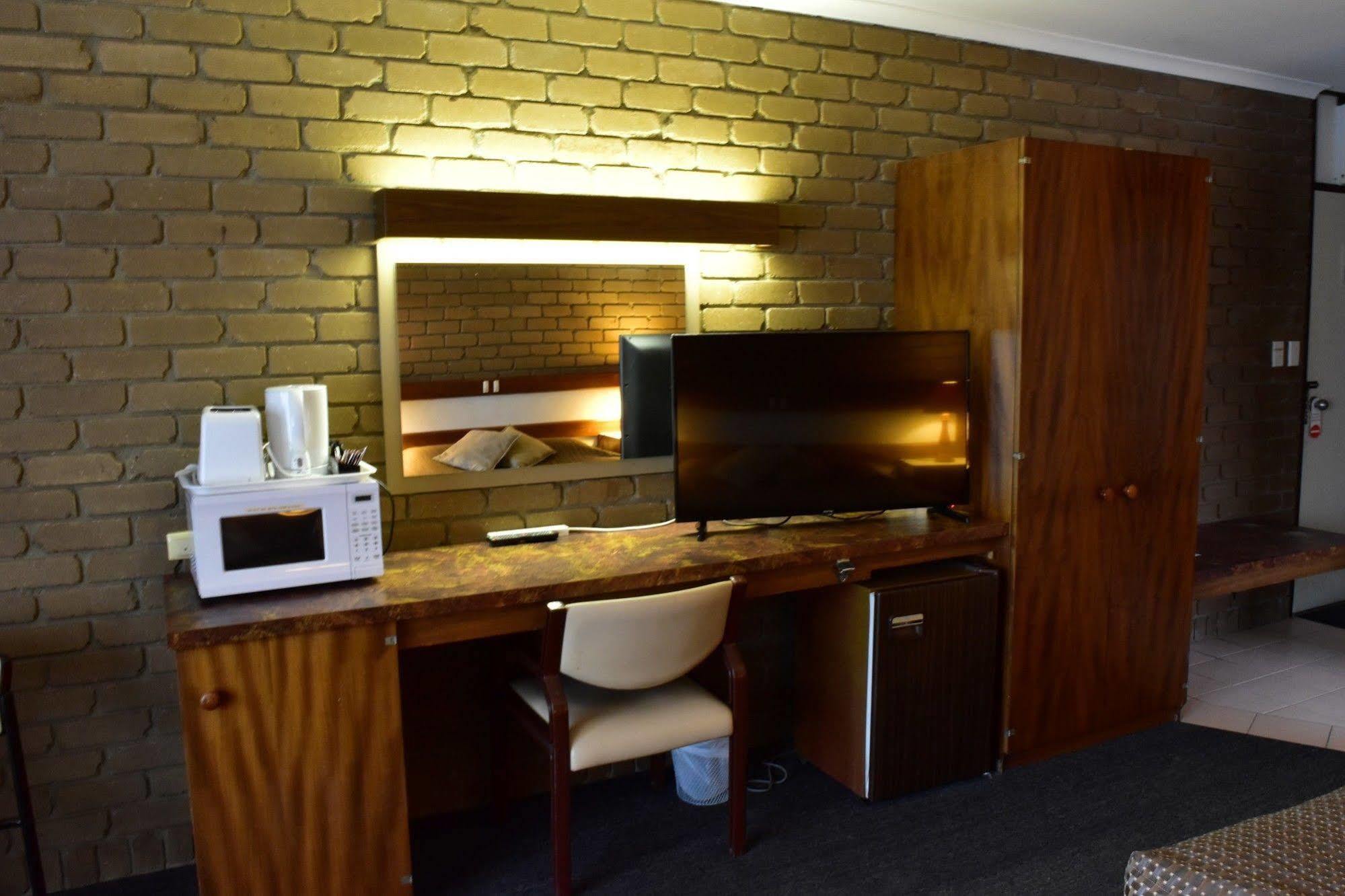 The Black Bull Motel トララルゴン エクステリア 写真