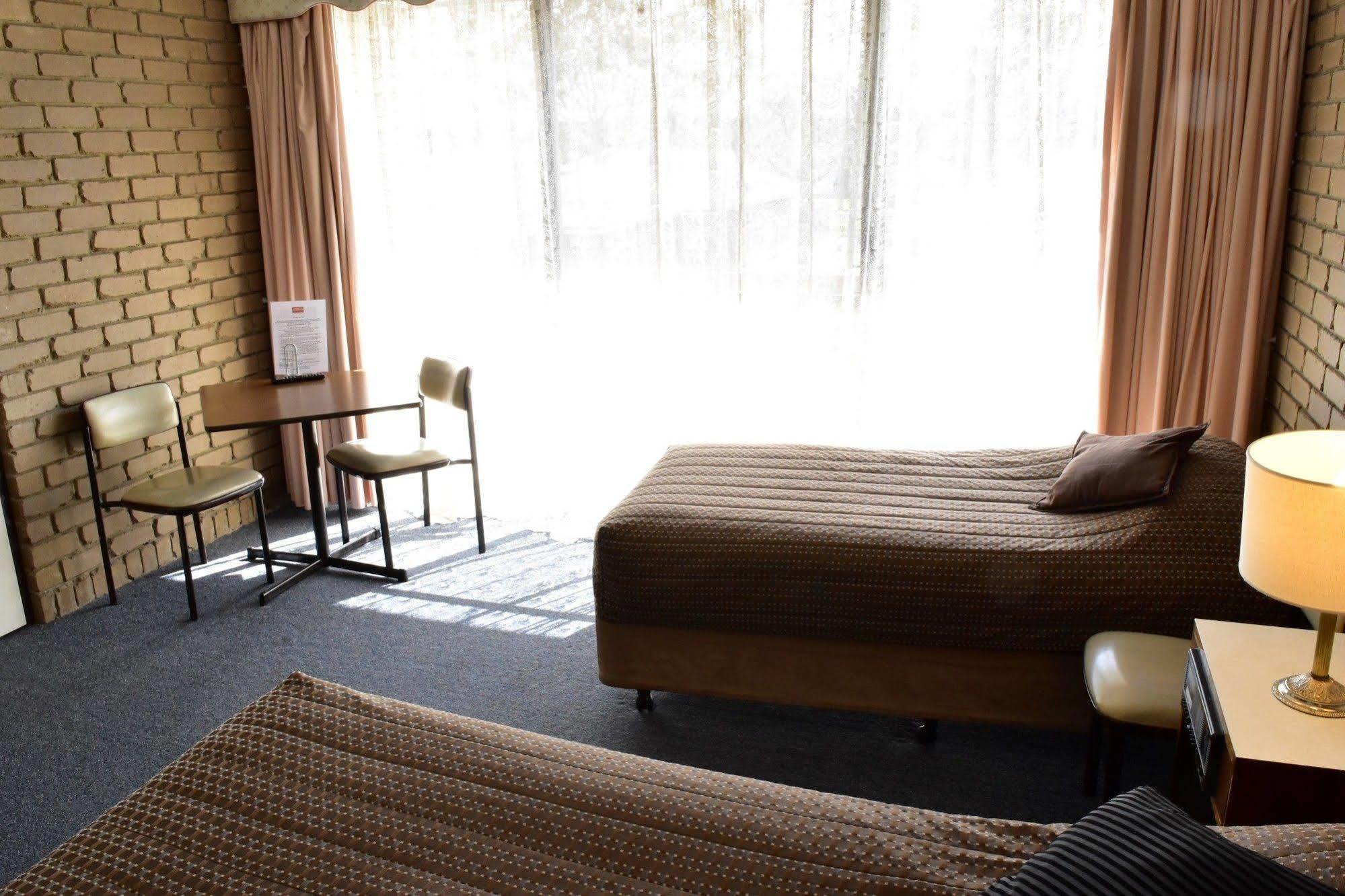 The Black Bull Motel トララルゴン エクステリア 写真