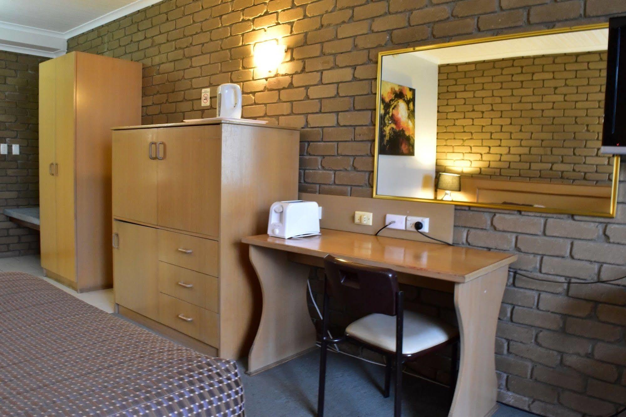 The Black Bull Motel トララルゴン エクステリア 写真
