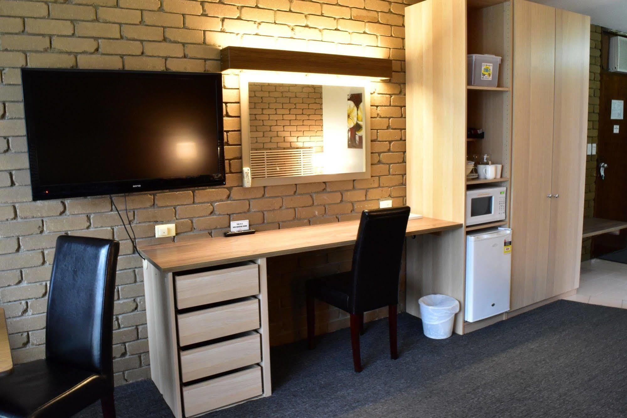 The Black Bull Motel トララルゴン エクステリア 写真